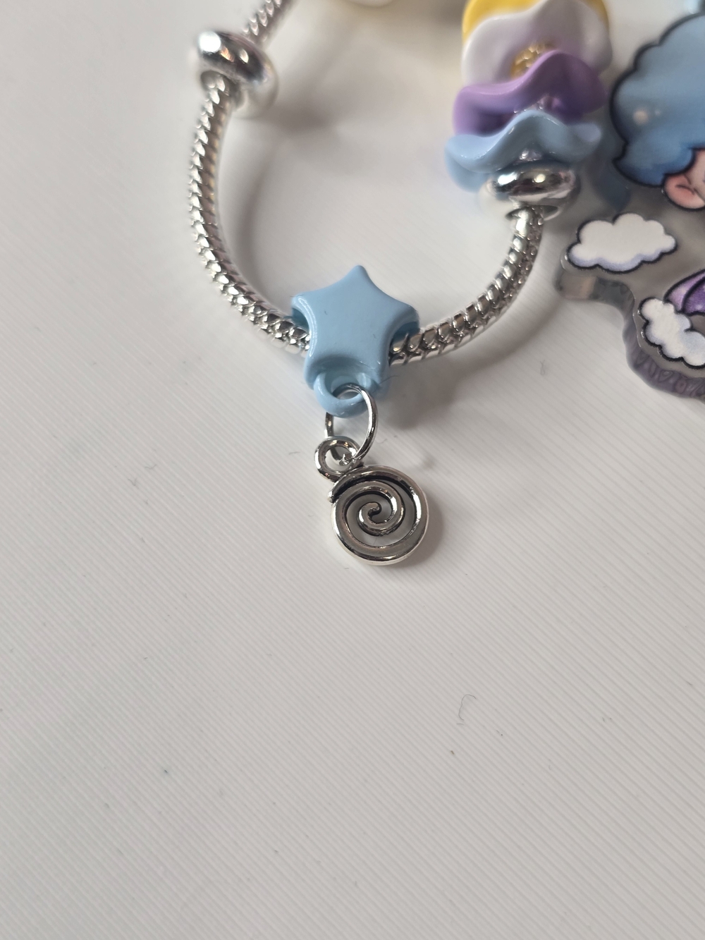 Cute Blue Cartoon Keychain for Kids - Star & Flower Charm - Picture 4 of 4